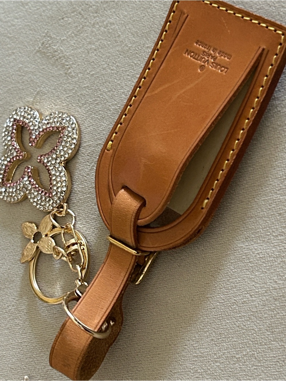Louis Vuitton Leather LUGGAGE/bag Tag w/ unbranded charm EUC - Picture 7 of 8
